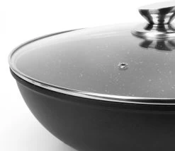 Swiss Pro+ - Marmeren Wokpan - Ø 32 Cm - Geschikt Voor Alle Warmtebronnen -Demeyere Winkel 1200x1038 1