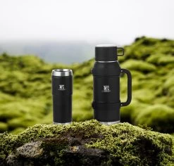 MacGyver RVS Thermoskan 1.5 Ltr – RVS Thermosbeker 0,55 Ltr - Langdurig Warm/koud - Zwart 16 MacGyver RVS Thermoskan 1.5 Ltr – RVS Thermosbeker 0,55 Ltr - Langdurig Warm/koud - Zwart -Demeyere Winkel 1200x1145