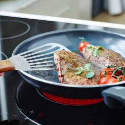 GreenPan Cambridge Hapjespan Met Deksel 24cm - Zwart - Inductie - PFAS-vrij -Demeyere Winkel 1200x1199 8