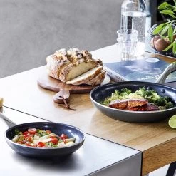 Dagelijkse Kost - Koekenpannenset 2-delig - ø20+28cm - Inductie - Anti-aanbak - PFAS-vrij 23 Dagelijkse Kost - Koekenpannenset 2-delig - ø20+28cm - Inductie - Anti-aanbak - PFAS-vrij -Demeyere Winkel 1200x1200 311