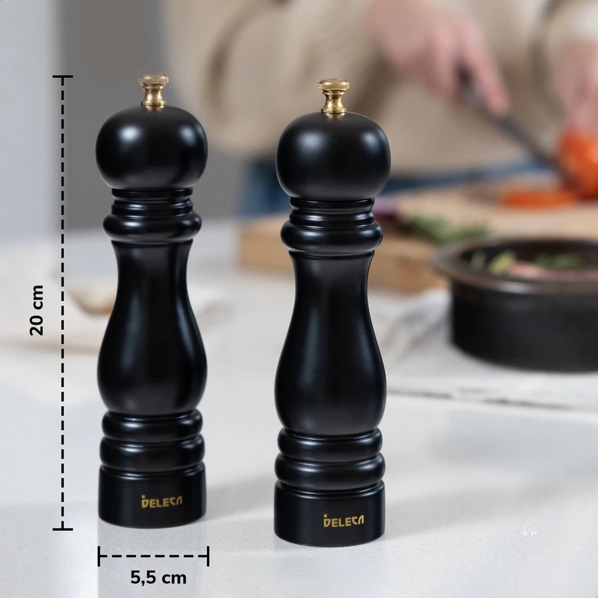 Deleca Luxe Peper En Zoutmolen Set - Met Geschenkdoos - Zout / Pepermolen - Rubberhout - Zwart & Goud 10 Deleca Luxe Peper En Zoutmolen Set - Met Geschenkdoos - Zout / Pepermolen - Rubberhout - Zwart & Goud - Afbeelding 10