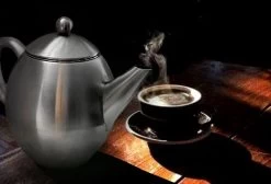 Vaja Valerie - Theepot Met Filter - Dubbelwandig - RVS - 1.2L 31 Vaja Valerie - Theepot Met Filter - Dubbelwandig - RVS - 1.2L -Demeyere Winkel 1200x817 1