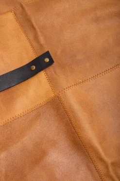 Leren Schort – Soepel Licht Bruin Leer - Barbecueschort - Kokschort - Kookschort – Keukenschort Man – 81 X 56 Cm -Demeyere Winkel 800x1200 30